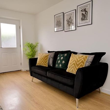 コヴェントリー Highley'S Nest - Fully Furnished Gem, Free Private Parking, Sky Tv & Netflixヴィラ エクステリア 写真